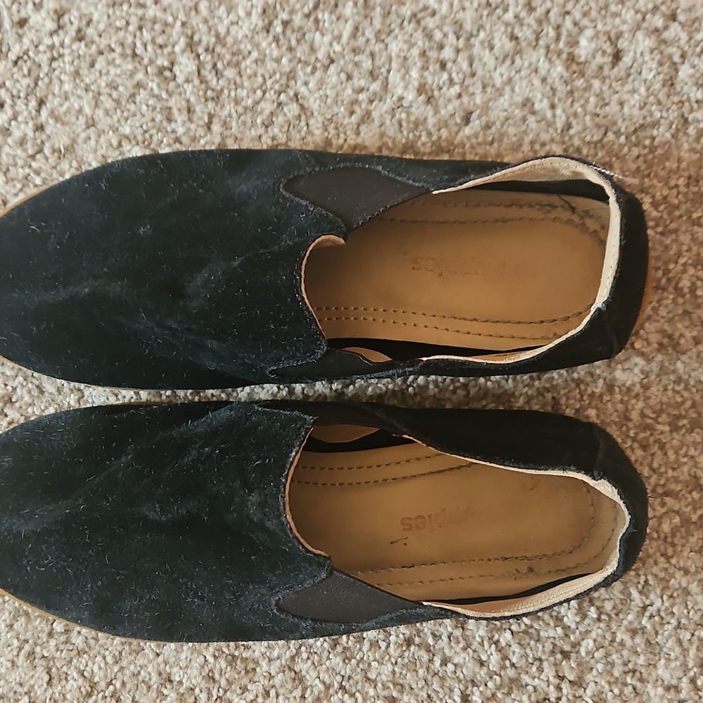 Hush Puppies Chardon Slip on suede shoes. Size 8
